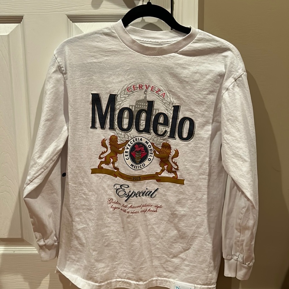 Modelo Long Sleeve T-Shirt size Medium
